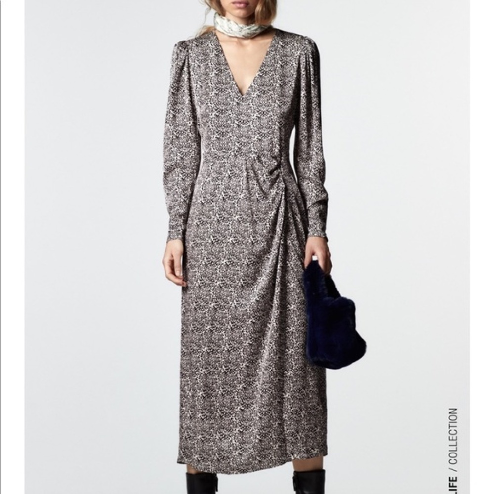 Fun Patterned Black and White Zara Dress with Puff Sleeves and High Slit Size L